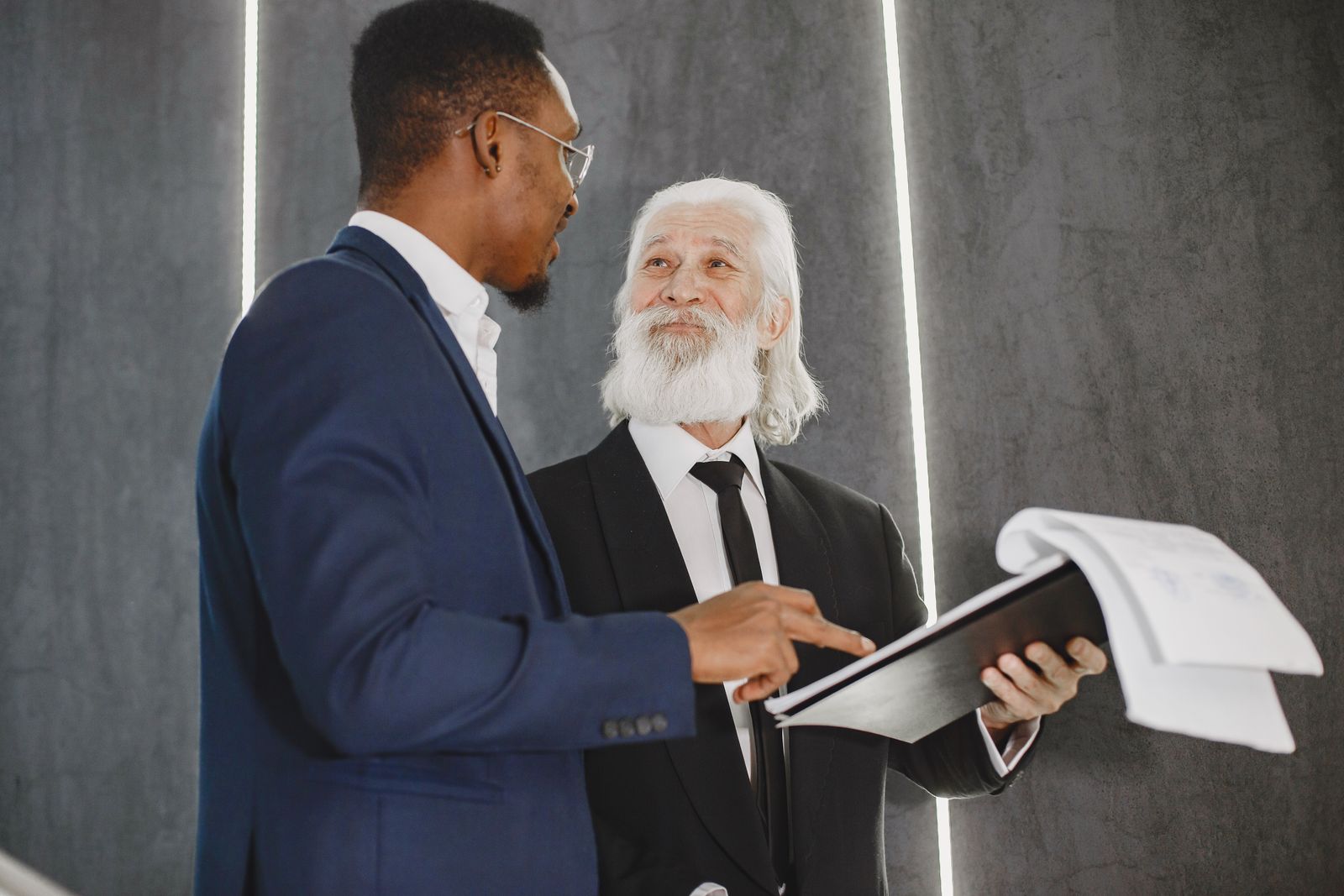 Executive coaching versus mentoring discussion
